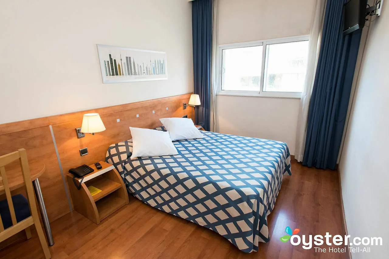 Acta Antibes Hotel Barcelona 2*,