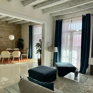 Apartment Colon Bcn 130 Mts 3 Port Vell, Barcelona